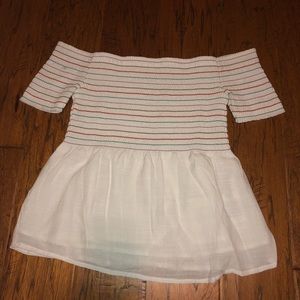 3/$25 Guess off the shoulder top